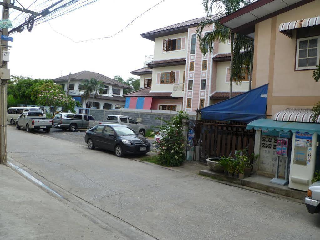 Thanapa Mansion Bangkok Exterior photo